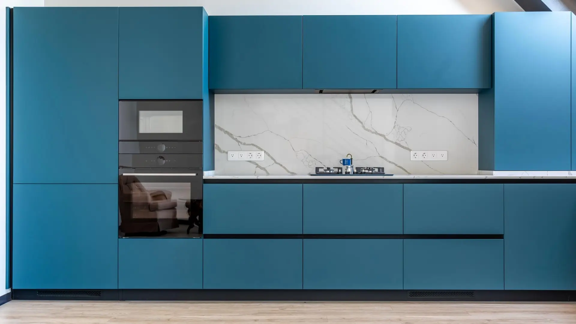 Роскошный интерьер кухни на заказ